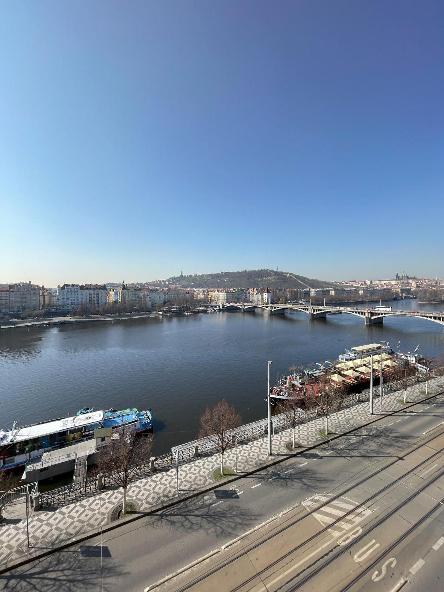Rasinovo Nabrezi - Riverside Residence Прага Экстерьер фото